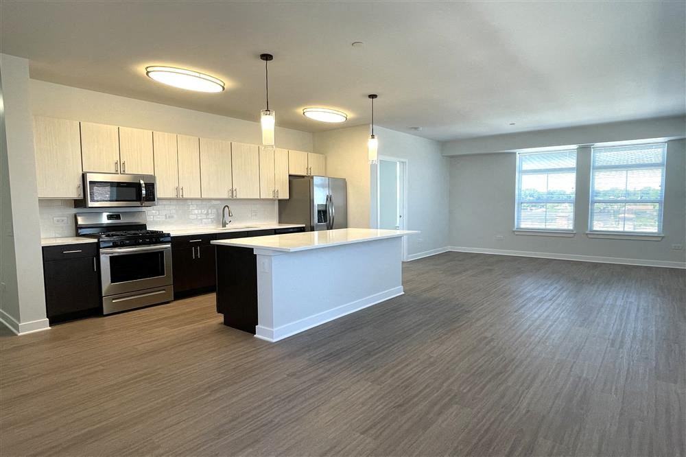 Apex 400 Apartments - Photo 7 of 15