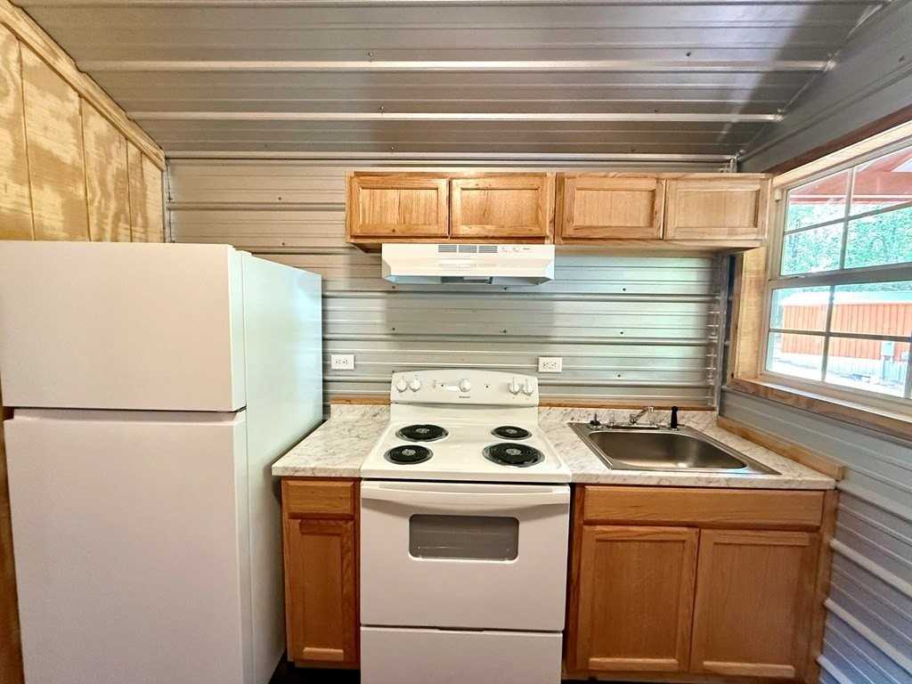 181 County Road 5816 - Photo 2 of 6