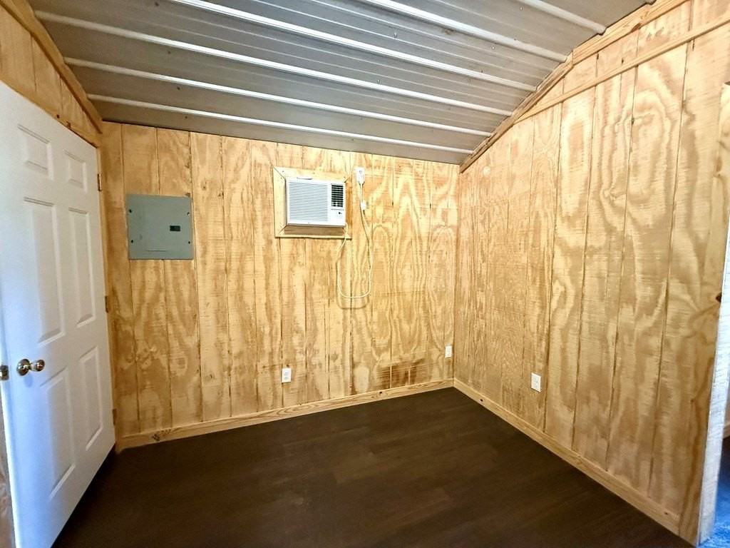 181 County Road 5816 - Photo 4 of 6