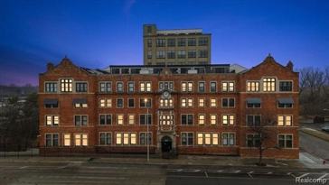 6533 E Jefferson Ave Unit 329  