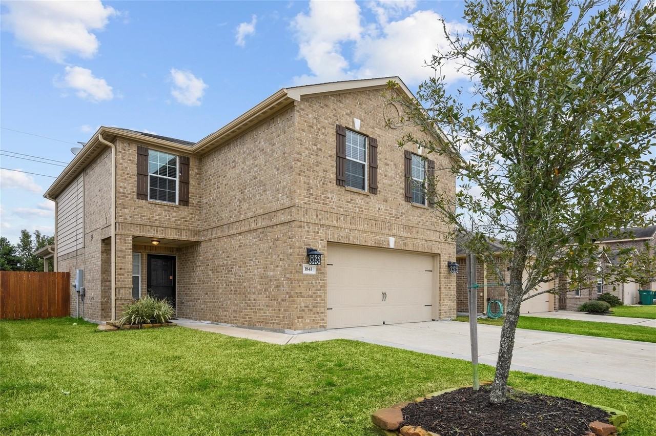 1843 Garnet Breeze Drive - Photo 2 of 46