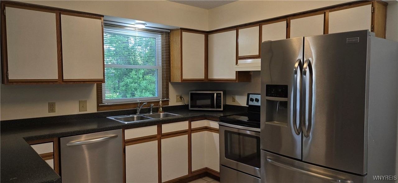 54 Kelly Ct - Photo 3 of 7