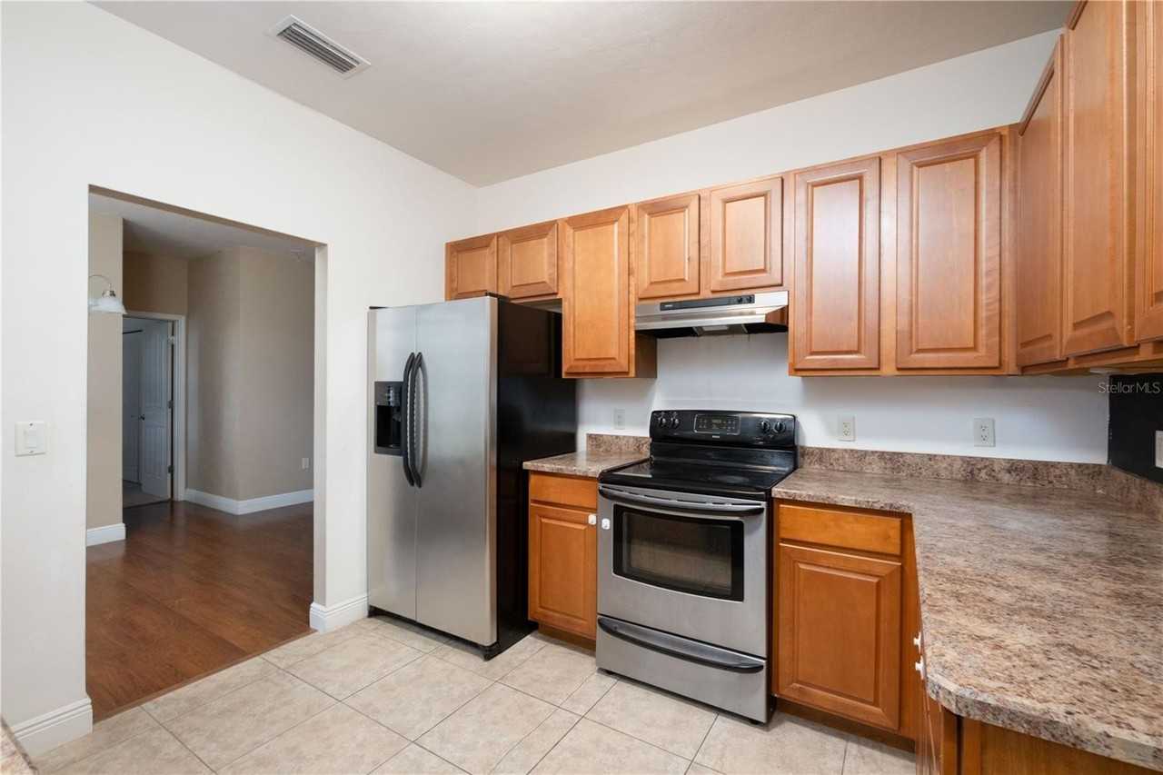 7601 Sw 87th Ter - Photo 4 of 11