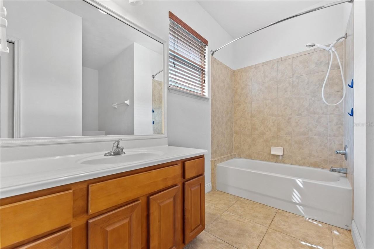 7601 Sw 87th Ter - Photo 7 of 11