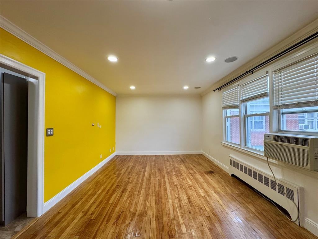 16 Arlington St - Photo 3 of 14