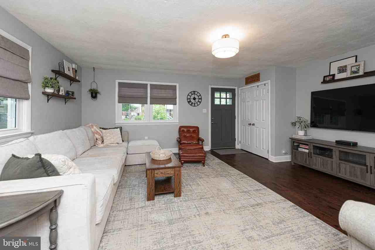 356 2nd Ave - Photo 6 of 45