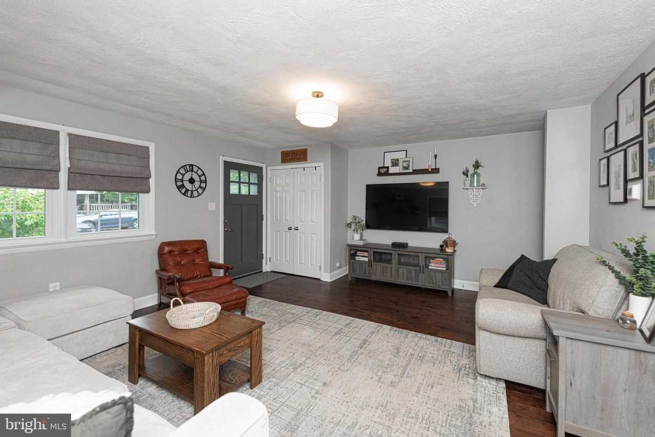 356 2nd Ave - Photo 7 of 45