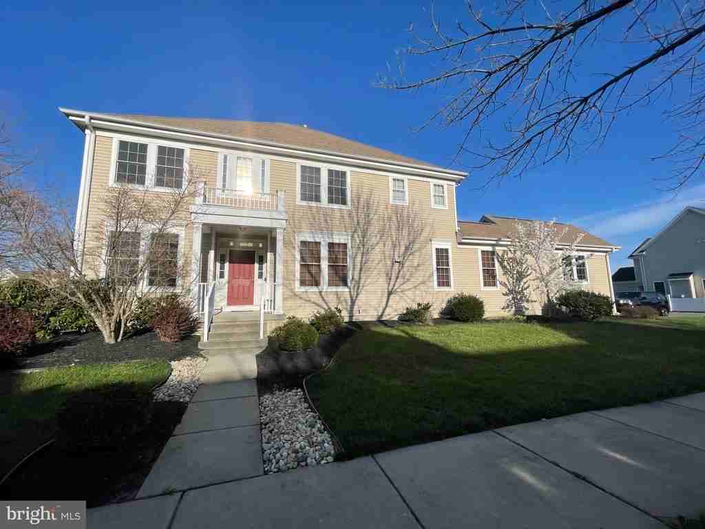 12 Marlton Ln - Photo 2 of 22