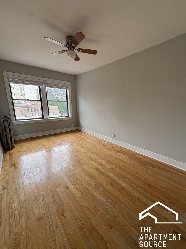 1164 N Dearborn St #411 - Photo 3 of 13