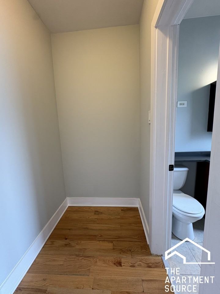 1164 N Dearborn St #411 - Photo 6 of 13