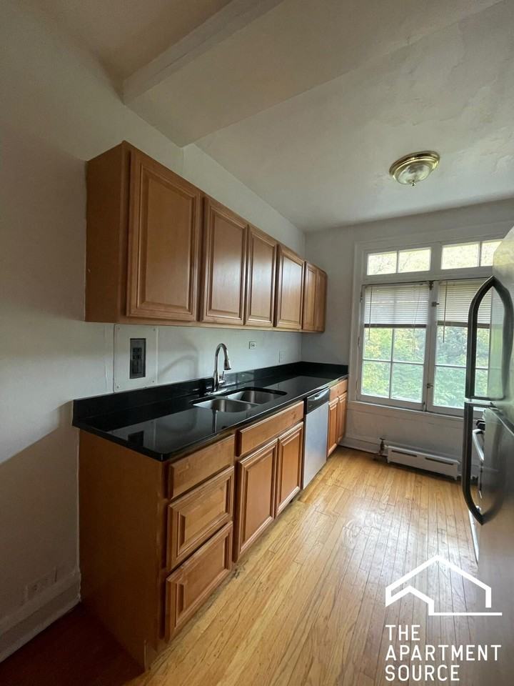 911 Elmwood Ave #E3 - Photo 2 of 22