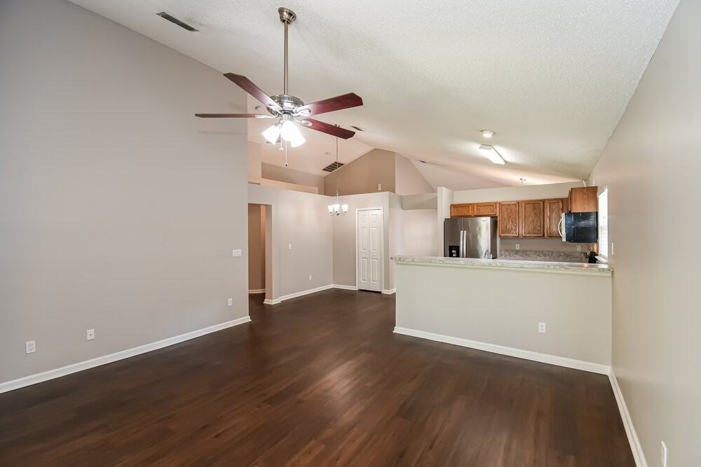 2741 Acorn Park Dr N - Photo 4 of 16