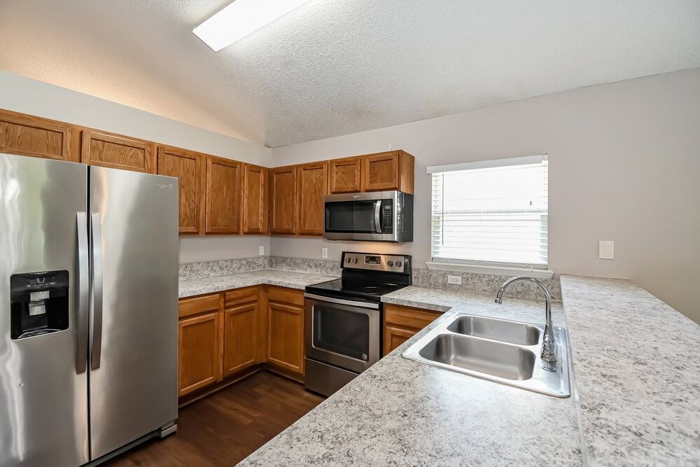 2741 Acorn Park Dr N - Photo 6 of 16
