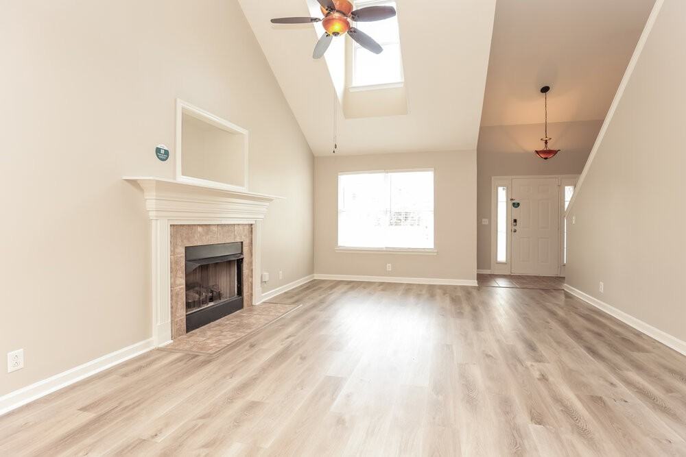3442 Leslie Ln - Photo 4 of 17