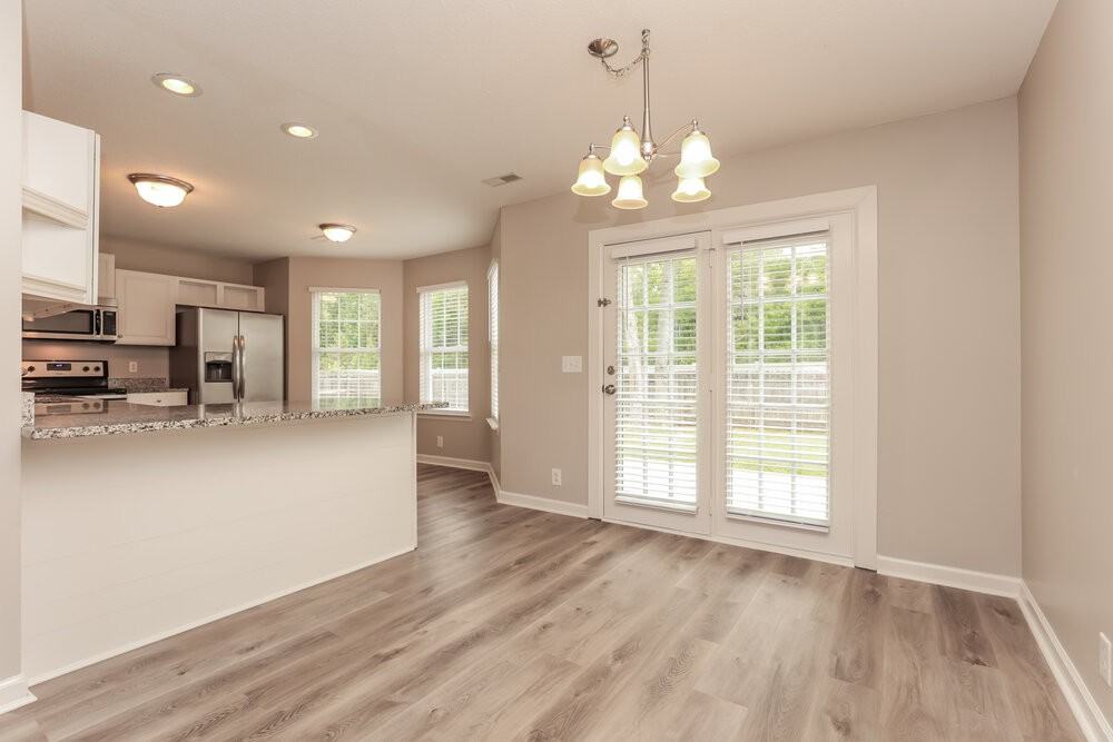 3442 Leslie Ln - Photo 6 of 17