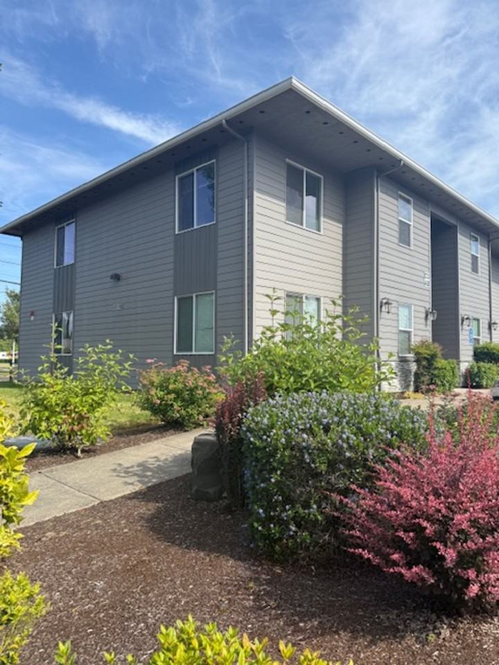 400 W. Rose St. A - Photo 3 of 3