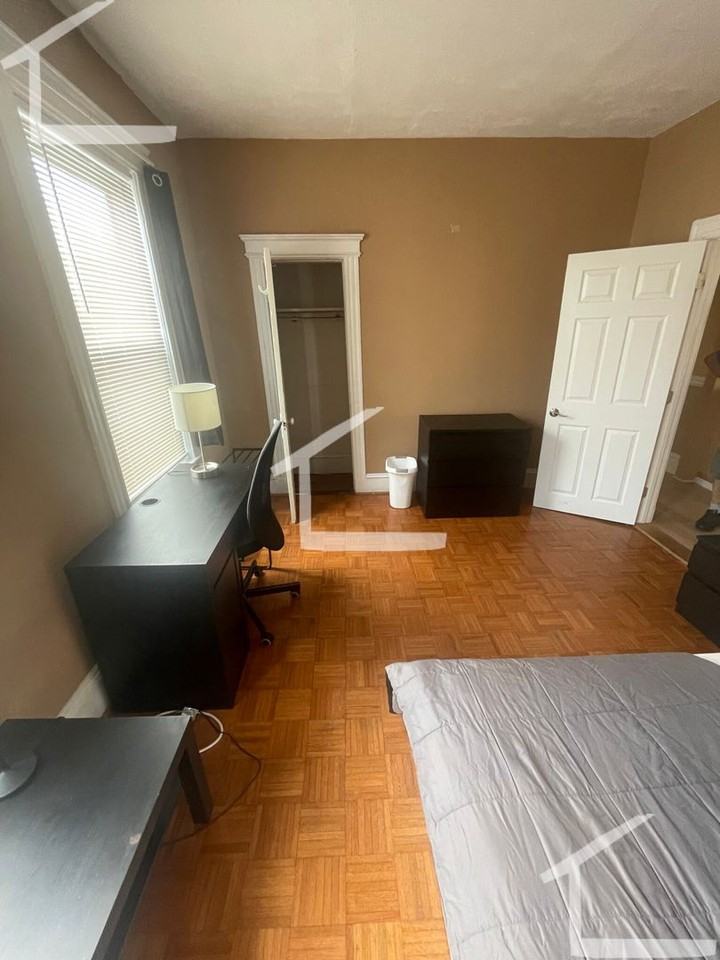 279 Broadway - Photo 3 of 6