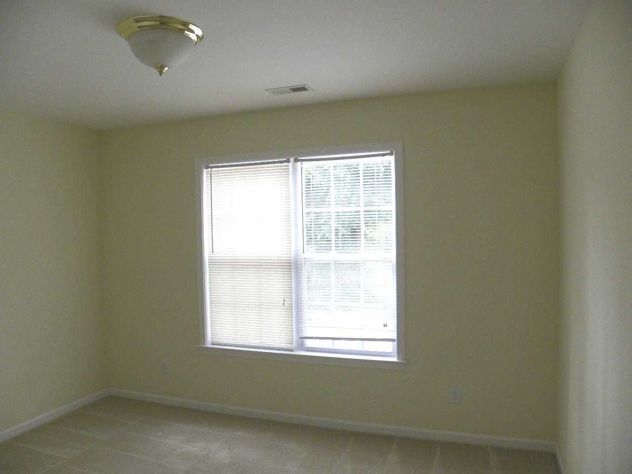 4616 Greenway Ave - Photo 6 of 13