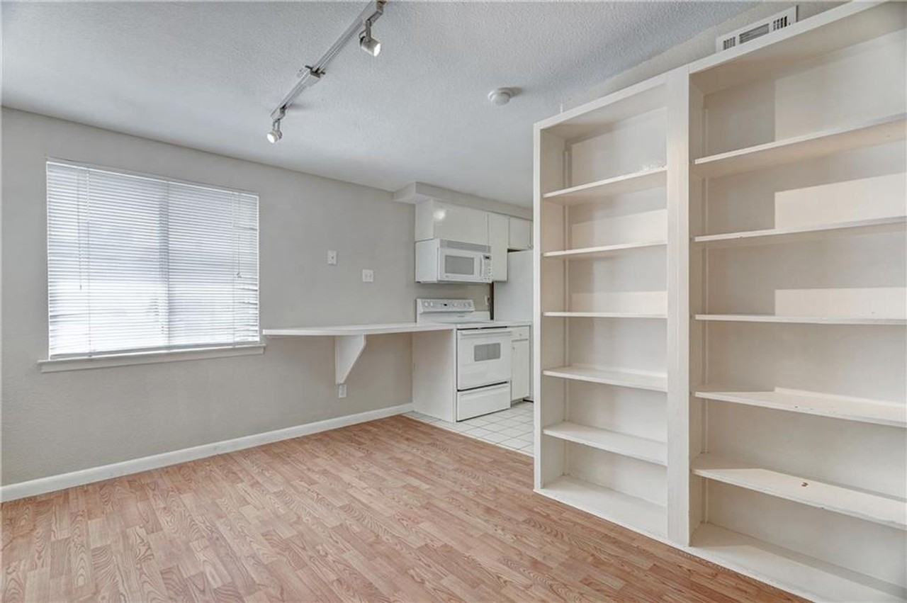 2408 Longview St #208 - Photo 3 of 13