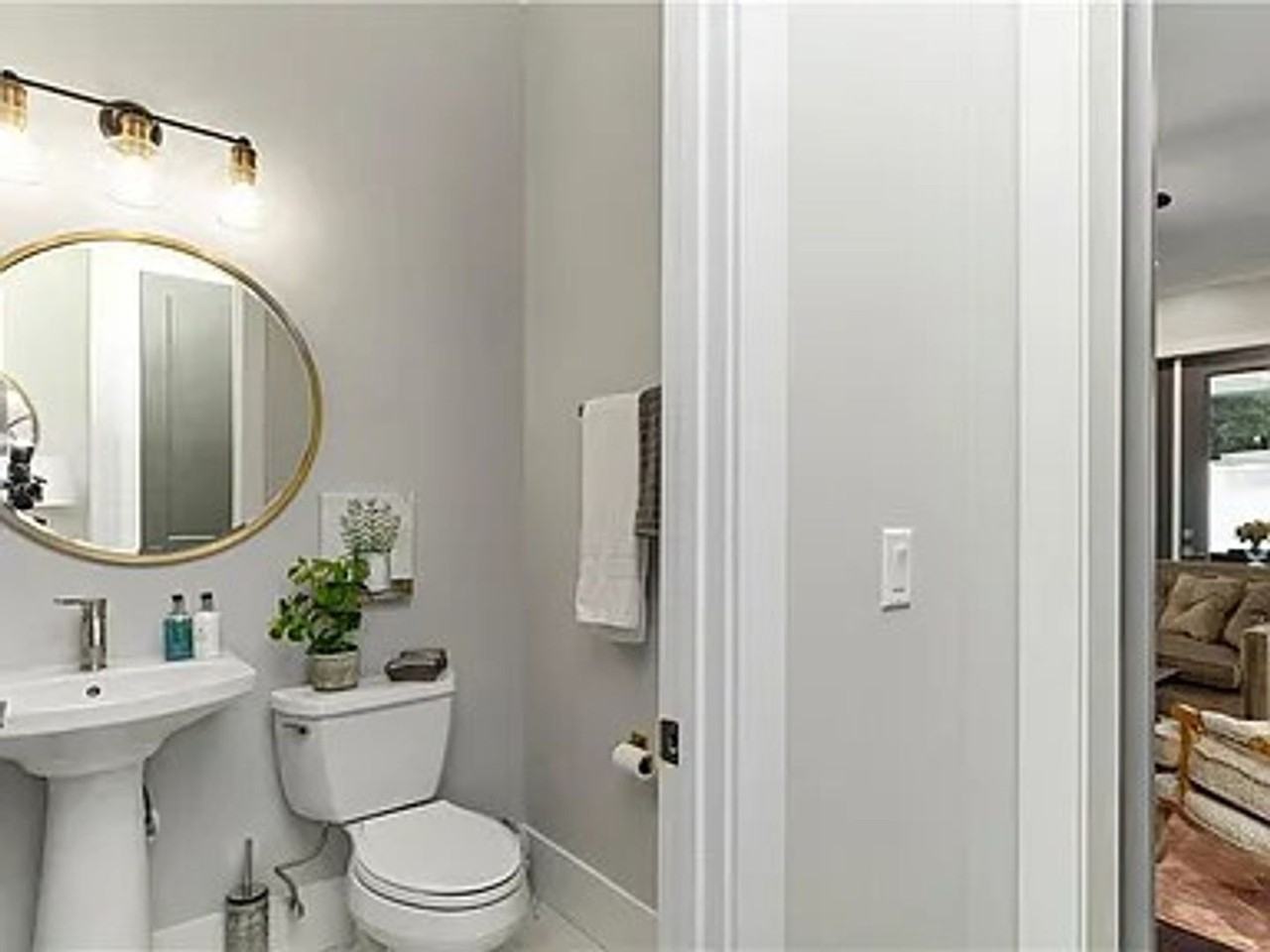 2234 Howard Dr - Photo 5 of 31