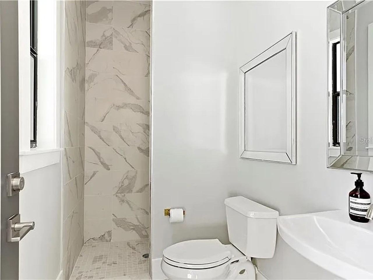 2234 Howard Dr - Photo 4 of 31