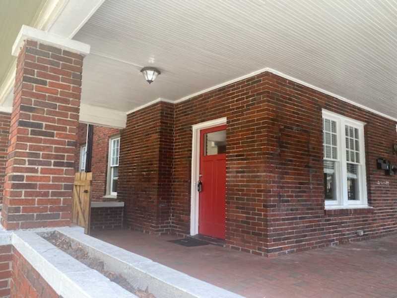 2330 Park St - Photo 2 of 12