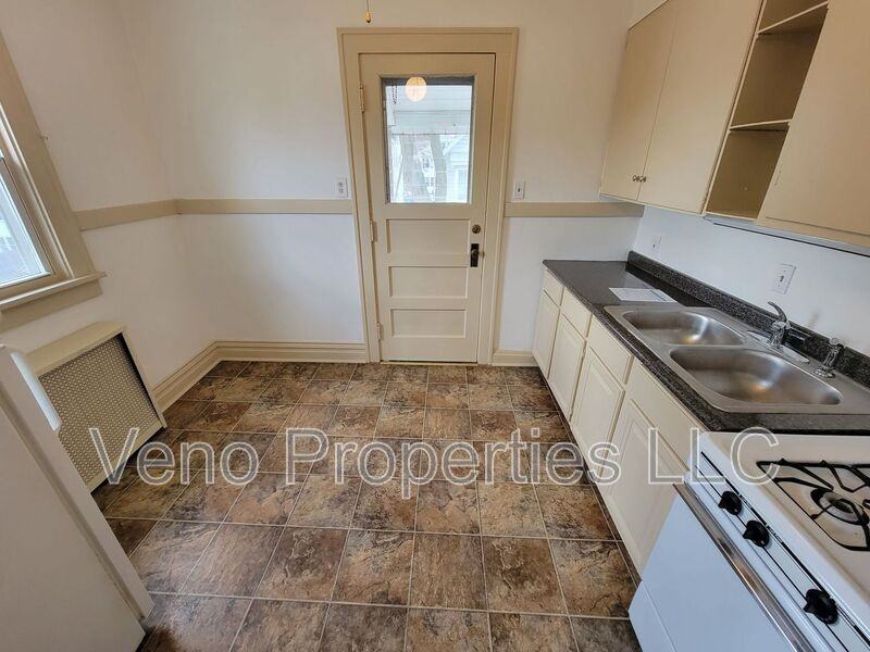800 Chestnut St #2 - Photo 5 of 20