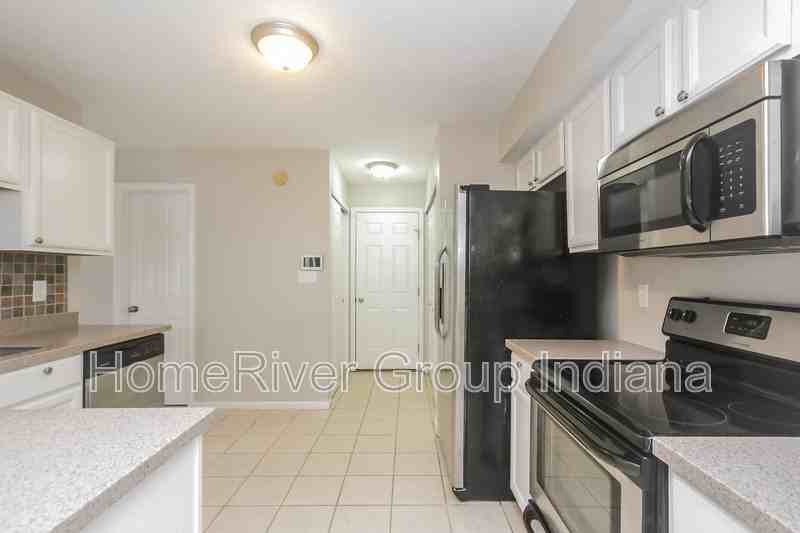 6726 Ossington Dr - Photo 3 of 20