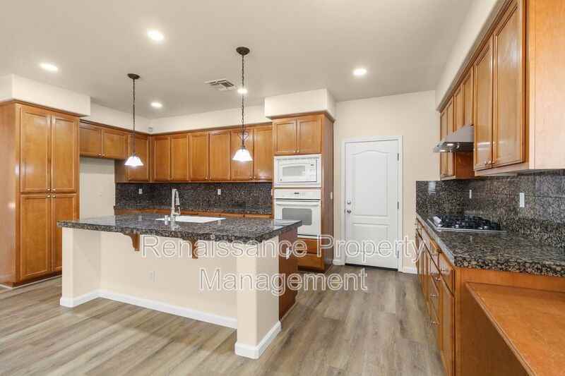 785 Ellerbrook St - Photo 2 of 50