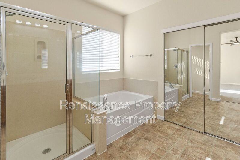 785 Ellerbrook St - Photo 4 of 50