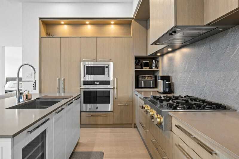 3389 Lakeshore Rd #603 - Photo 4 of 31