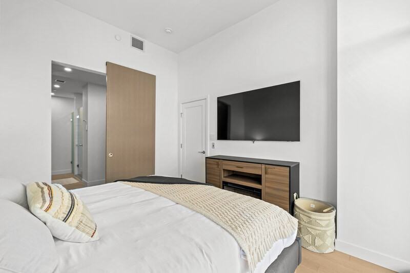 3389 Lakeshore Rd #603 - Photo 6 of 31