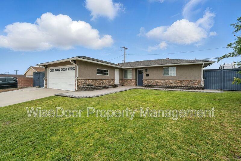 387 E Nubia St - Photo 3 of 39