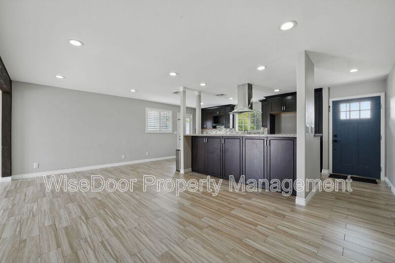 387 E Nubia St - Photo 6 of 39