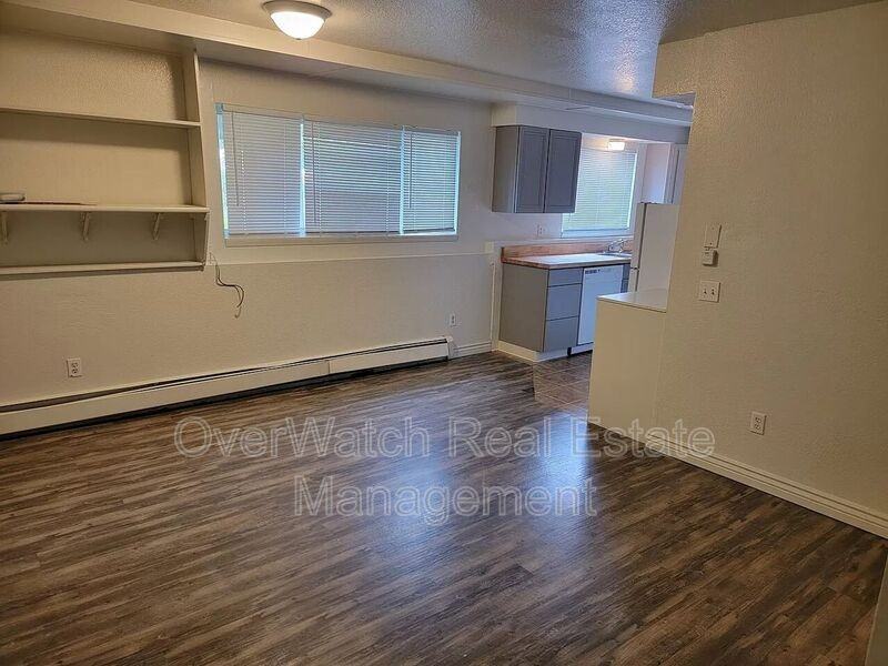 1515 Nelchina St #6 - Photo 3 of 9