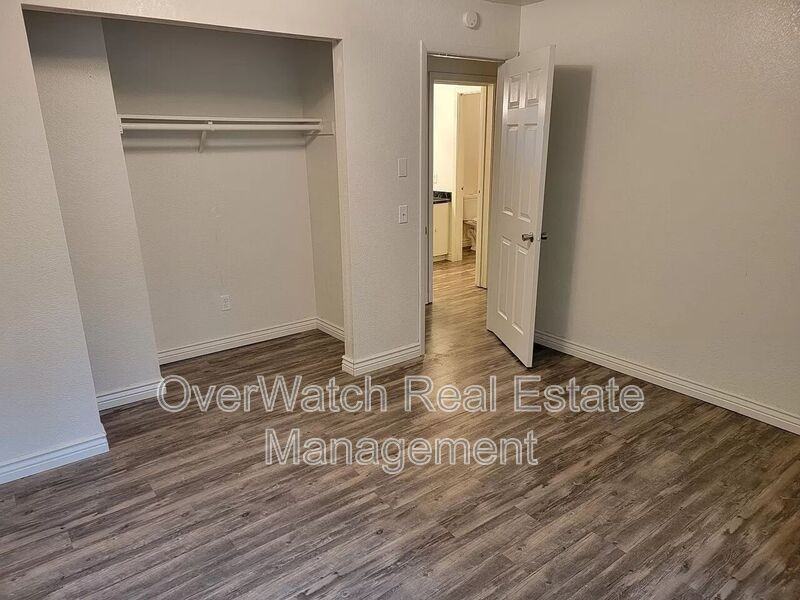 1515 Nelchina St #6 - Photo 6 of 9