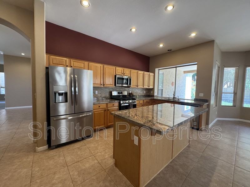 1313 W Straford Ave - Photo 2 of 28