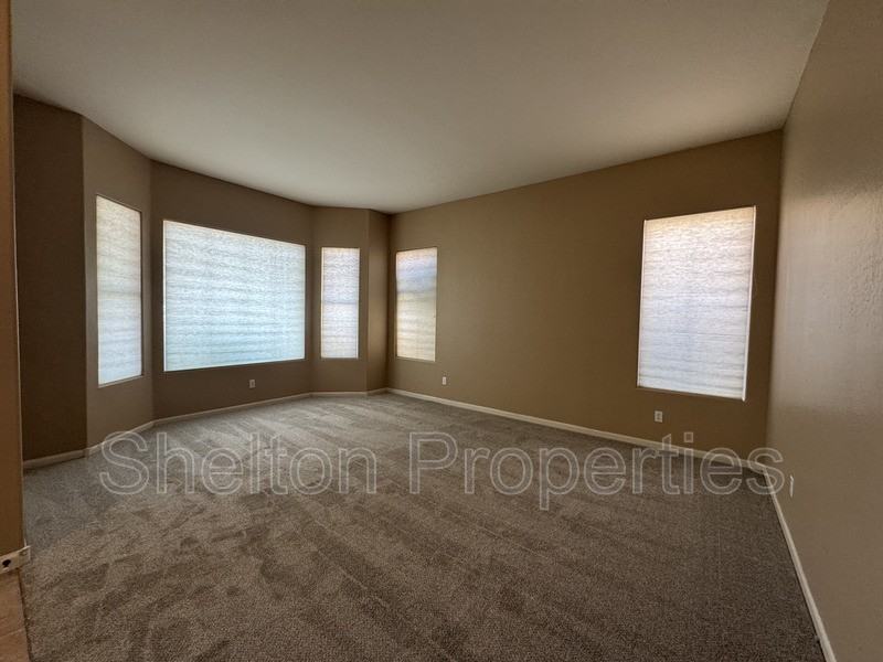 1313 W Straford Ave - Photo 3 of 28