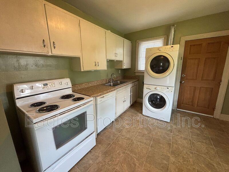 615 S Andrews Ave - Photo 3 of 8