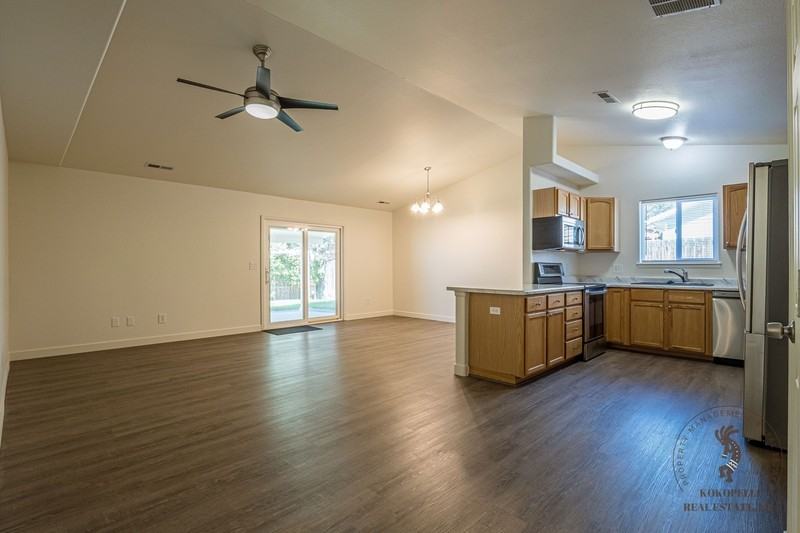 2983 Summerbrook Dr - Photo 3 of 12
