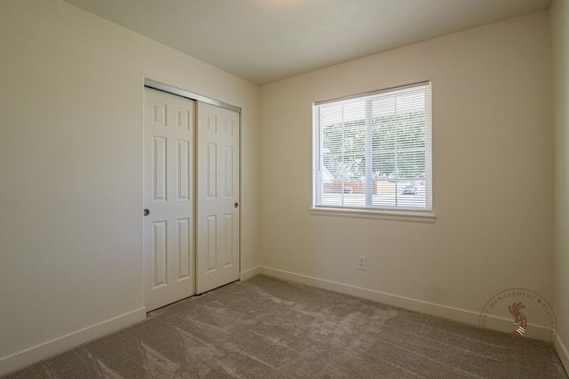 2983 Summerbrook Dr - Photo 7 of 12