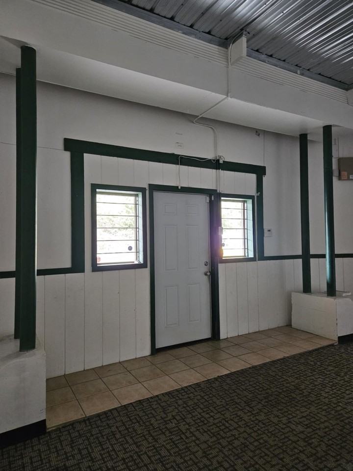 22090 N Us Highwayunit B #B - Photo 2 of 8