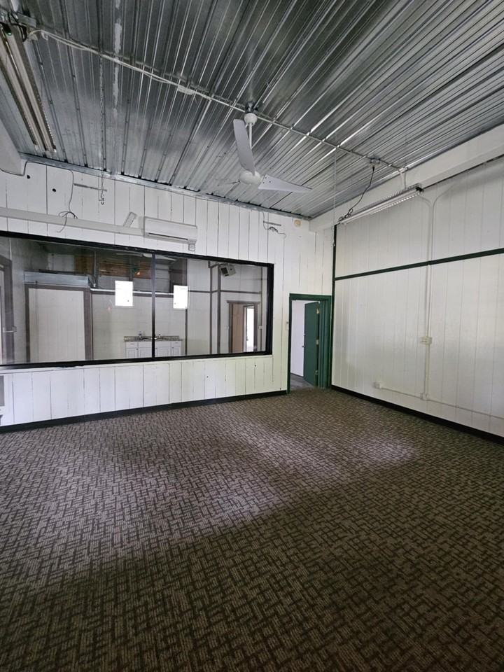 22090 N Us Highwayunit B #B - Photo 5 of 8