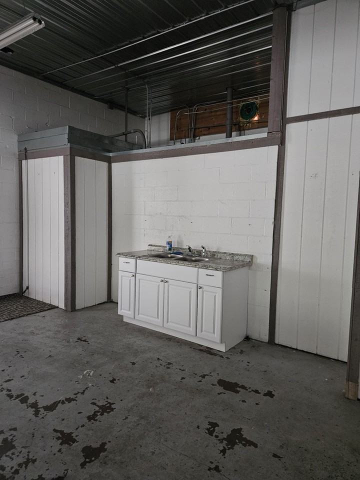 22090 N Us Highwayunit B #B - Photo 6 of 8