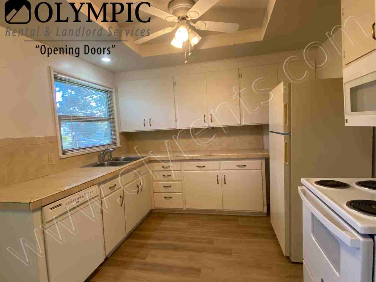 3701 S 18th St - Photo 3 of 10