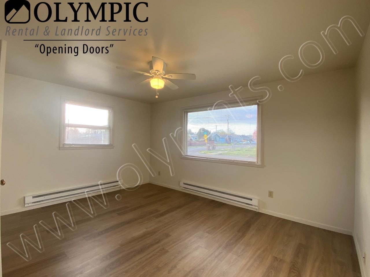 3701 S 18th St - Photo 5 of 10