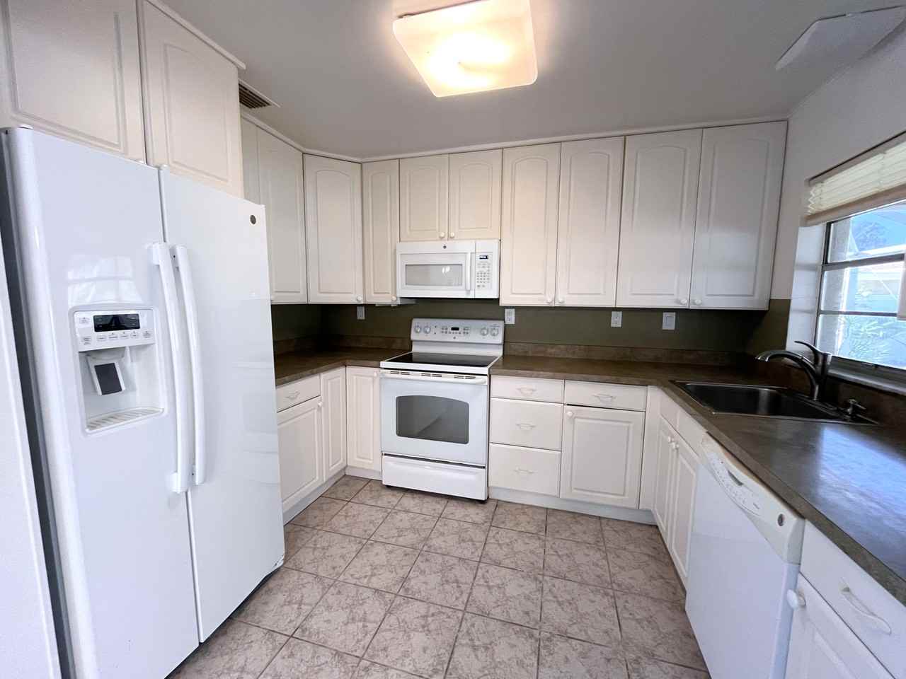 6122 Brentwood Ave - Photo 2 of 23