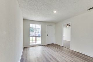 2215 Kathleen Ave - Photo 3 of 26