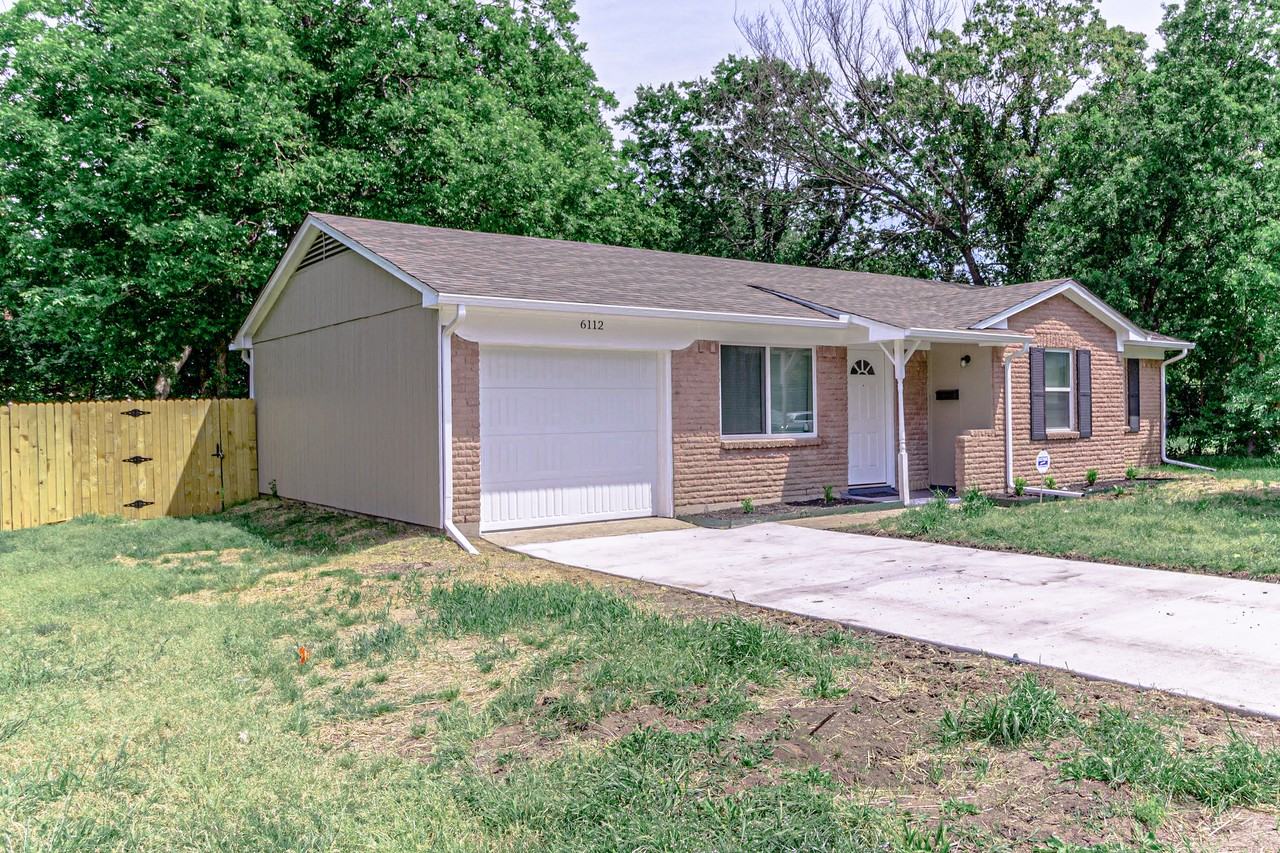 6112 Silvery Moon Dr - Photo 2 of 15