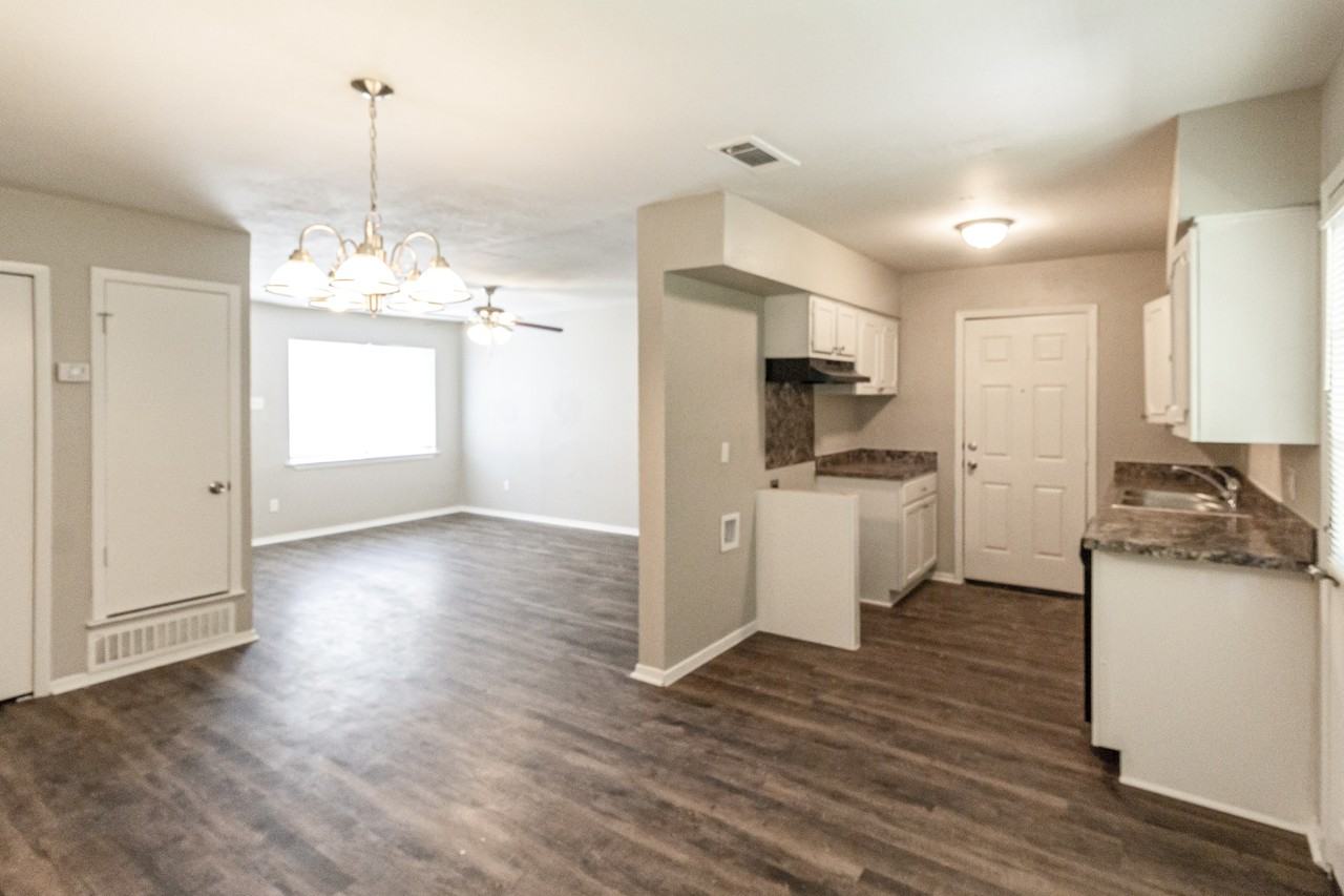 6112 Silvery Moon Dr - Photo 3 of 15